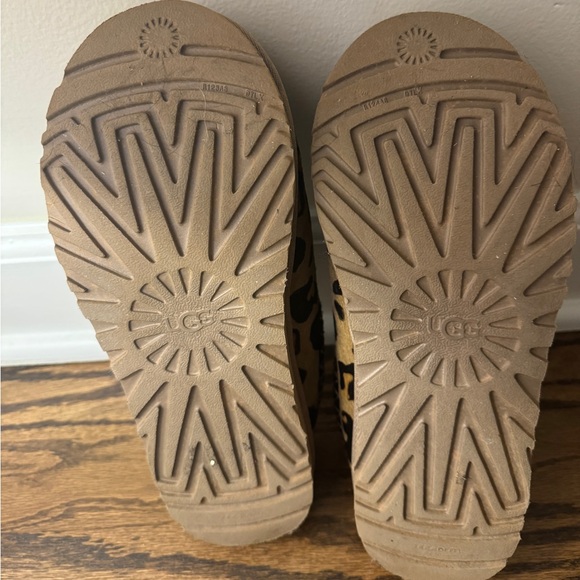 Cheetah Ugg Tasman Slippers - Picture 2 of 4